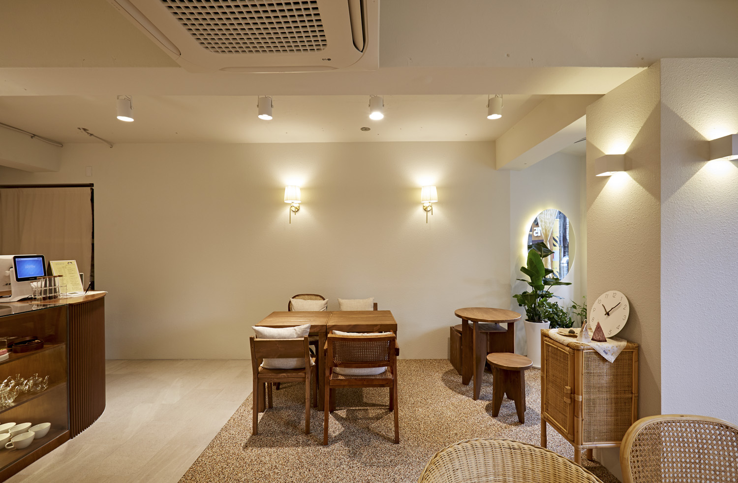 15 坪极简咖啡厅，打造温馨氛围-9