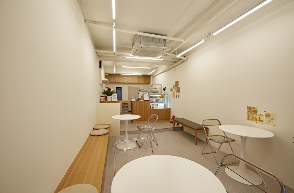 十平米迷你咖啡厅，极简风格的设计魅力-5