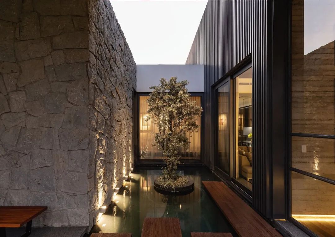 厄瓜多尔 6M 别墅 | 融入自然的简约空间-29