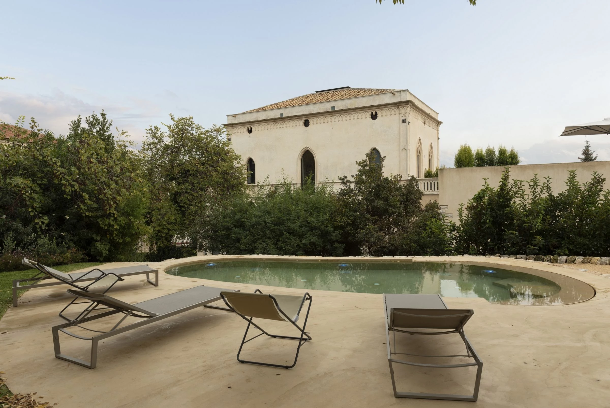 意大利修复古堡别墅,新旧对话的光影空间-10