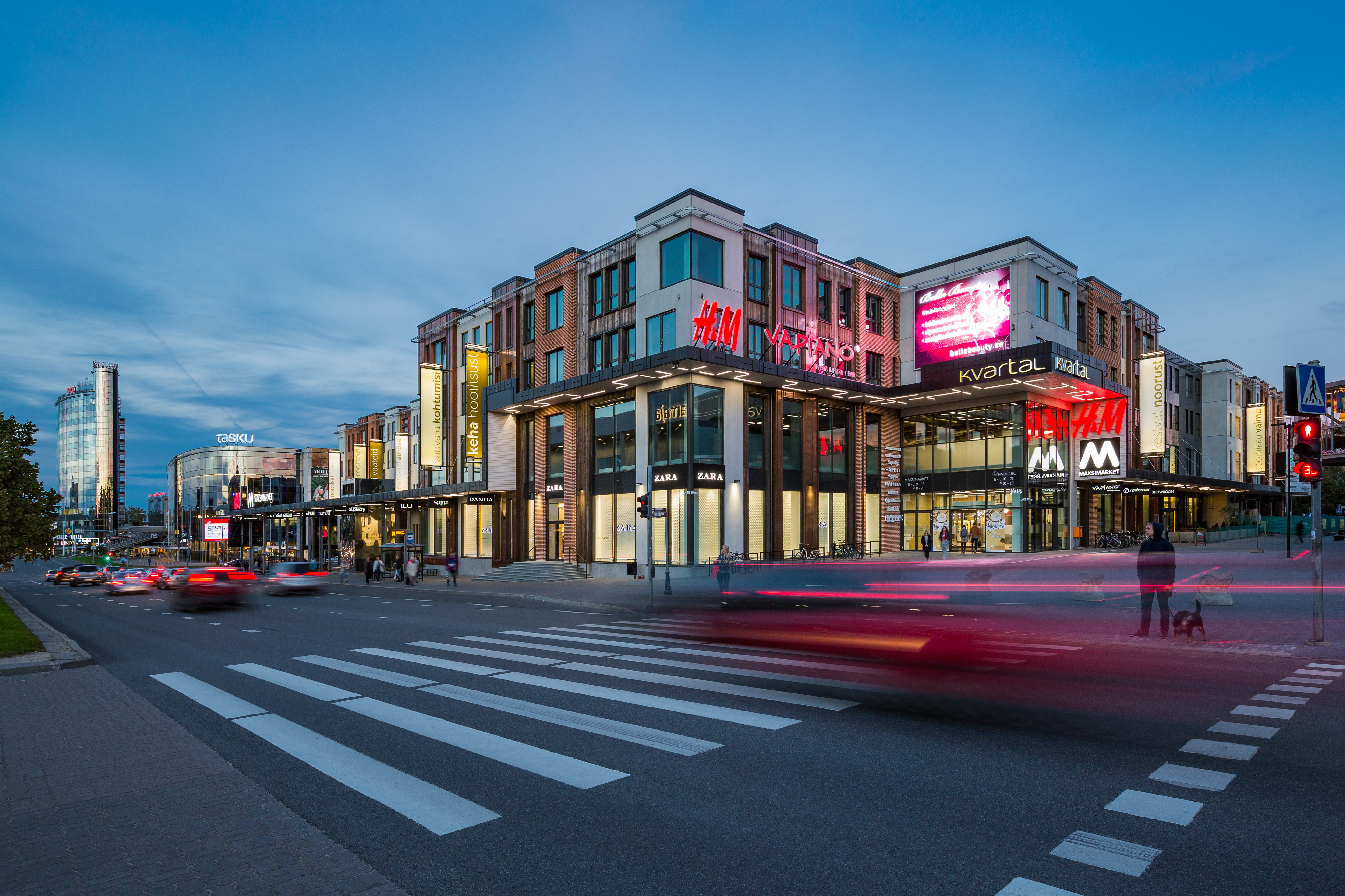 Kvartal 购物中心的室内设计亮点与趋势分析-39