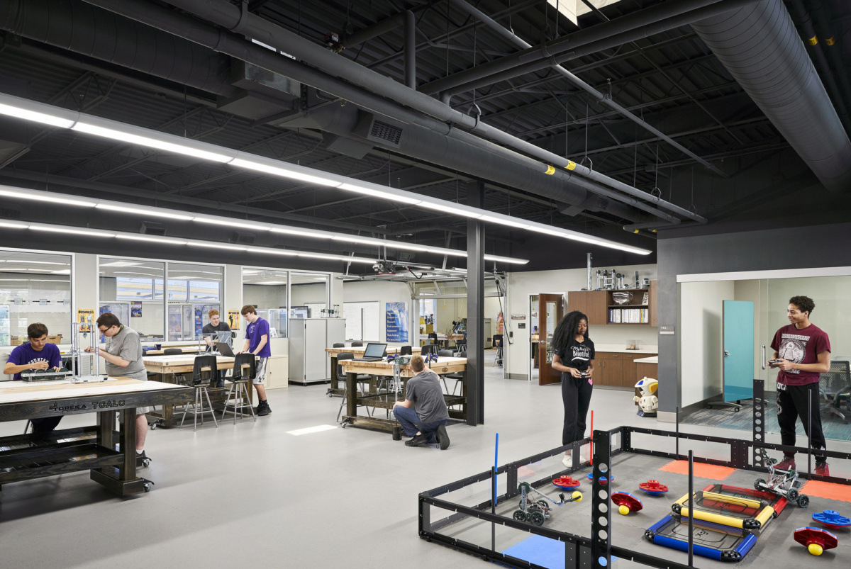 DLR Group 打造 Topeka 职业学习中心,融入先进技术和互动空间-11