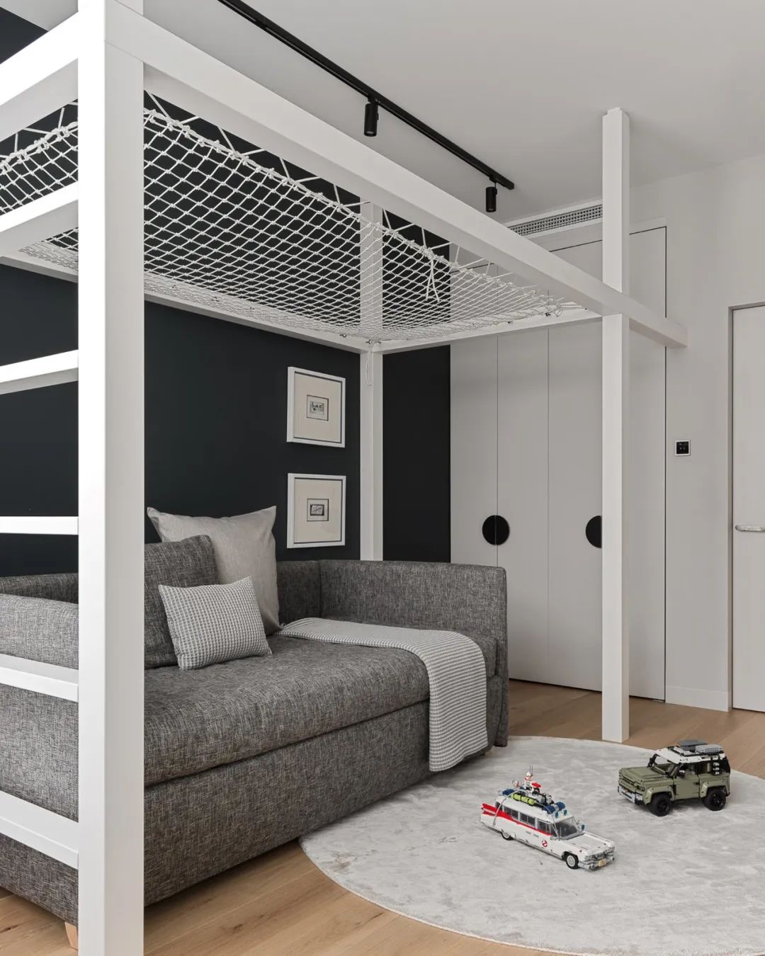 莫斯科自然原木色温馨设计师之家丨俄罗斯莫斯科丨Abarchitects-26