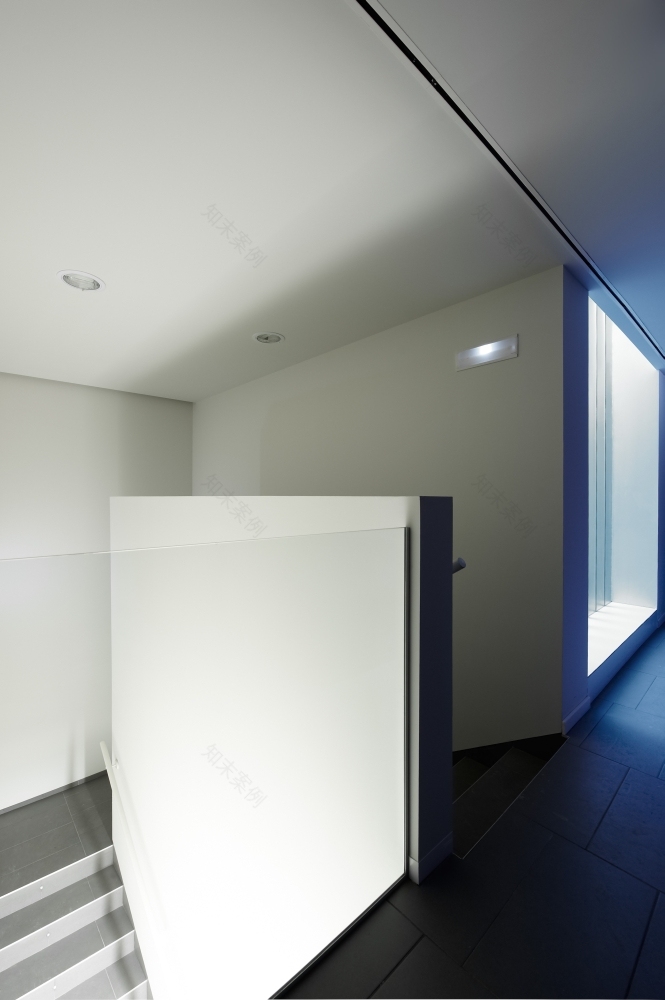 为无家可归者打造多功能庇护所-27