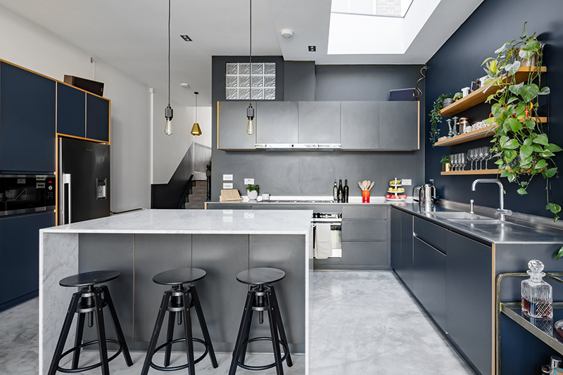 伦敦灰色调公寓的活力点缀-6