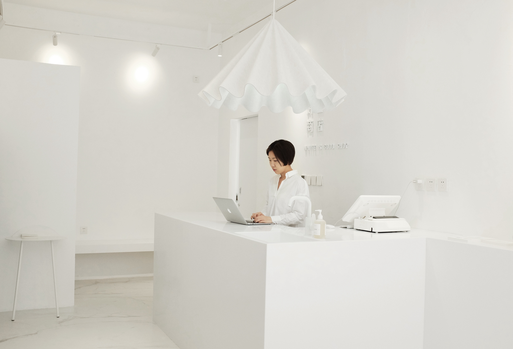 好白商店的“好灰”世界-30