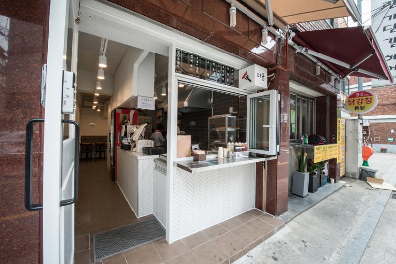 简约 8 坪韩式快餐店设计，空间利用的极致展现-4