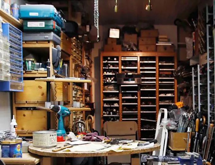 巴黎最后修伞师 | 匠心传承,让旧伞重生-50