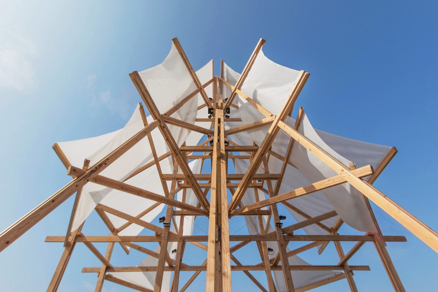 实木船帆构筑农渔城镇繁荣景象-12