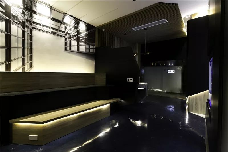 白色敬畏,现代办公空间的艺术探索-19