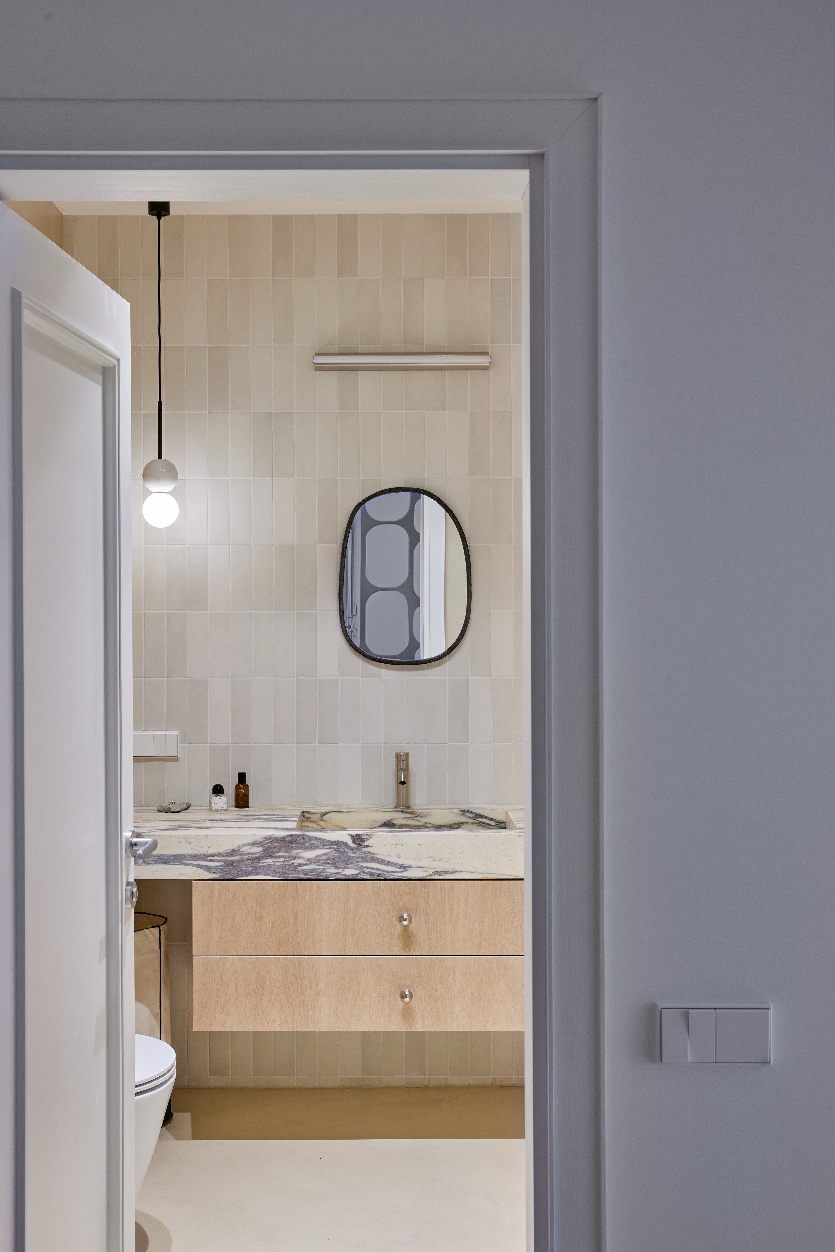 Vilnius 老城艺术装饰风公寓设计-10