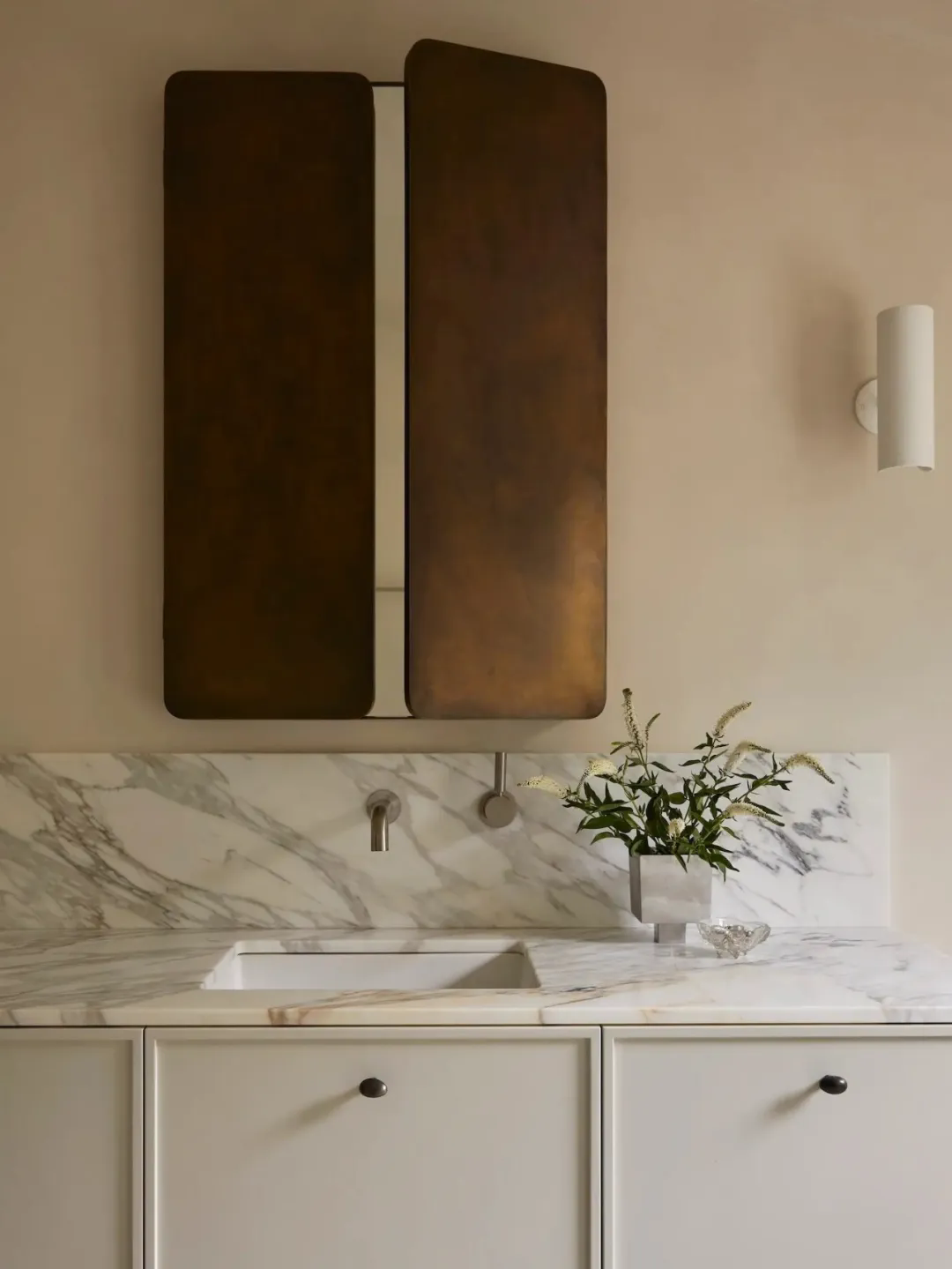 轻松治愈 · 在海风与绿意间找回生活的松弛感丨澳大利亚丨Studio George (室内),Ooz Designs (建筑)-1