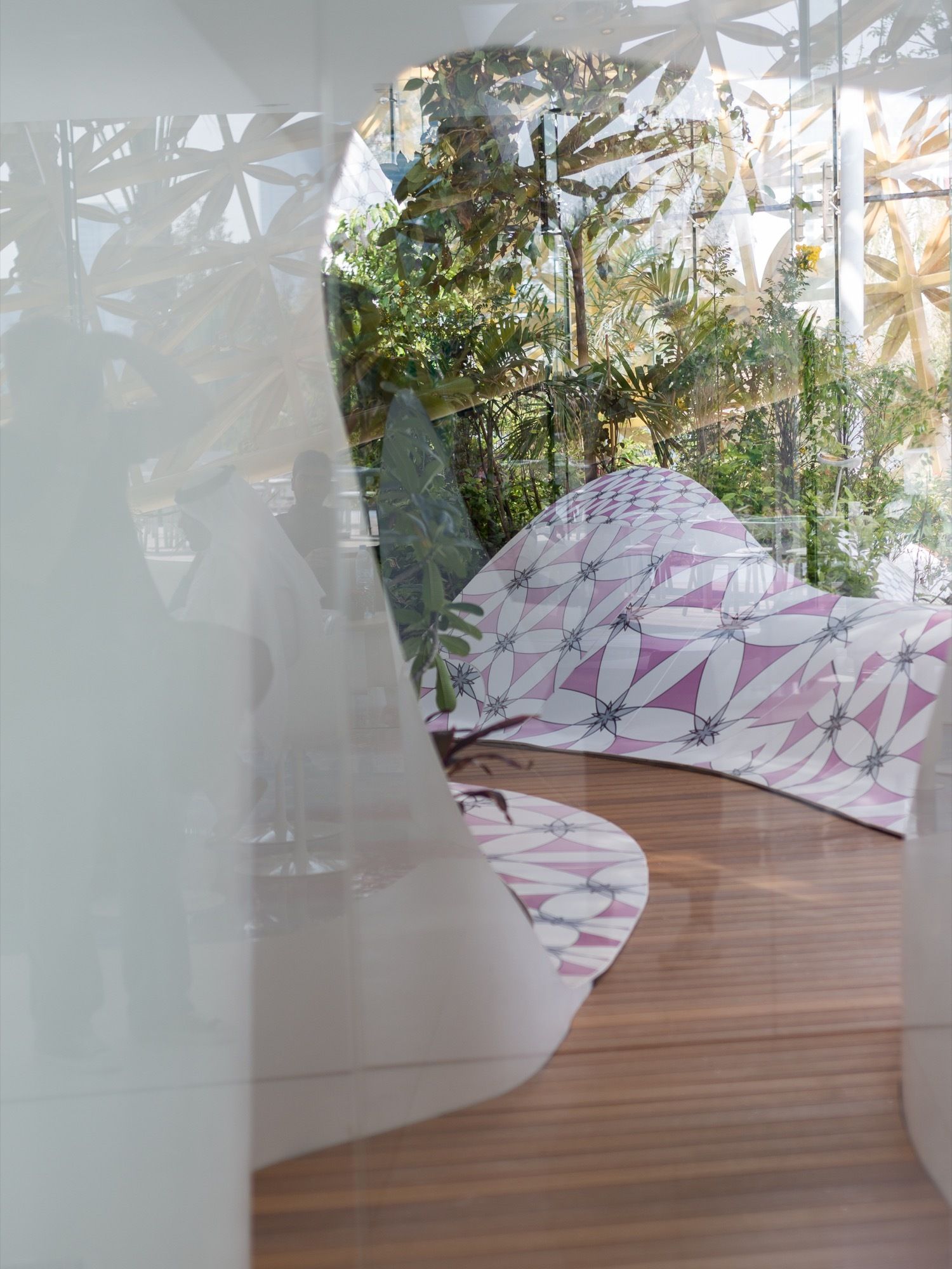 金叶嵌彩蝶——3deluxe 打造的中东热带雨林秘境-11