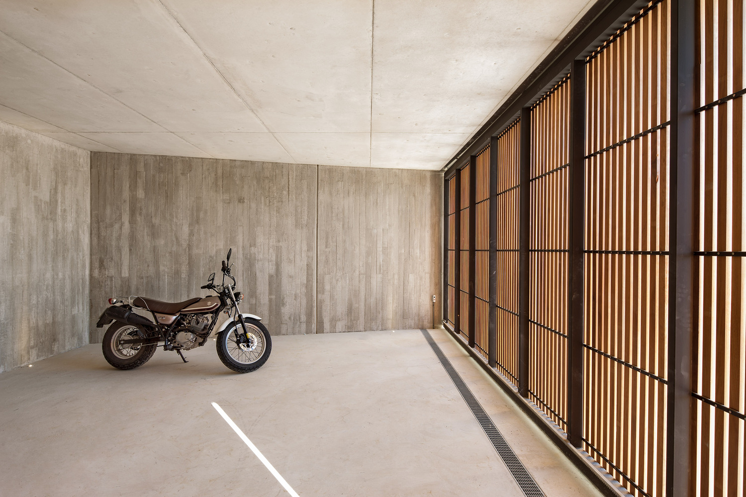 混凝土与木质的和谐交响曲——西班牙 Navarre 私人住宅设计-50