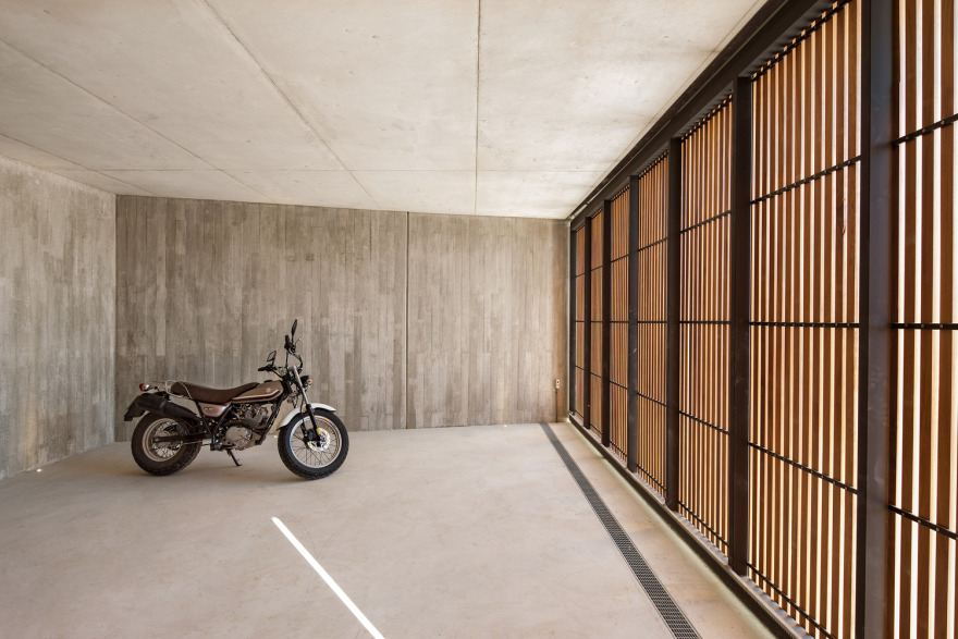 混凝土与木质的和谐交响曲——西班牙 Navarre 私人住宅设计-50
