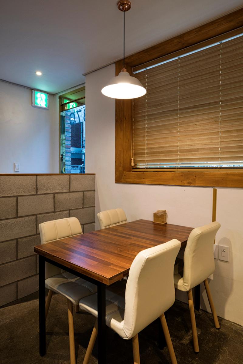 十坪韩式餐厅 精致木质空间设计-10