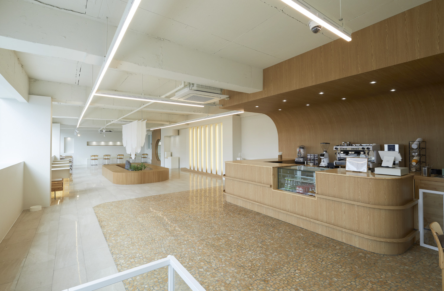 韩国白色&木色现代办公室设计-5