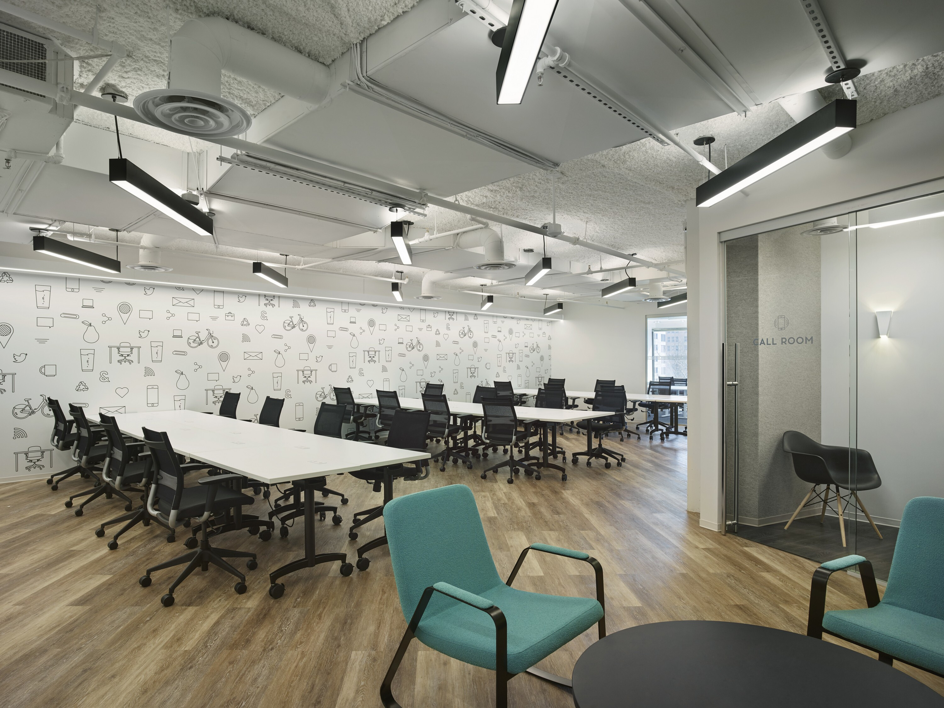 MakeOffices 办公空间 | 木纹 vinyl 地板的创意应用-26