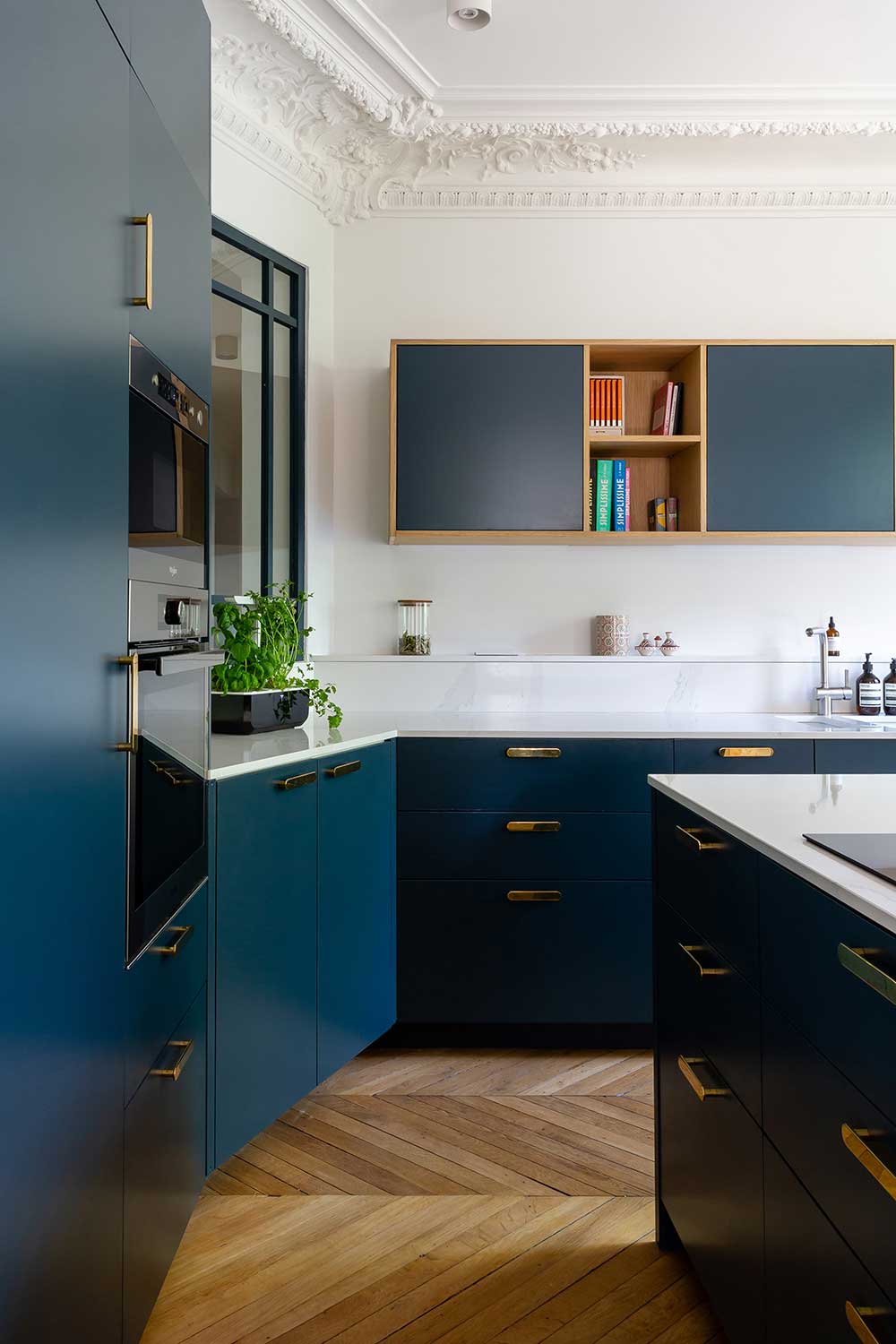 巴黎 16 区优雅公寓设计,展现深色调的独特魅力-11