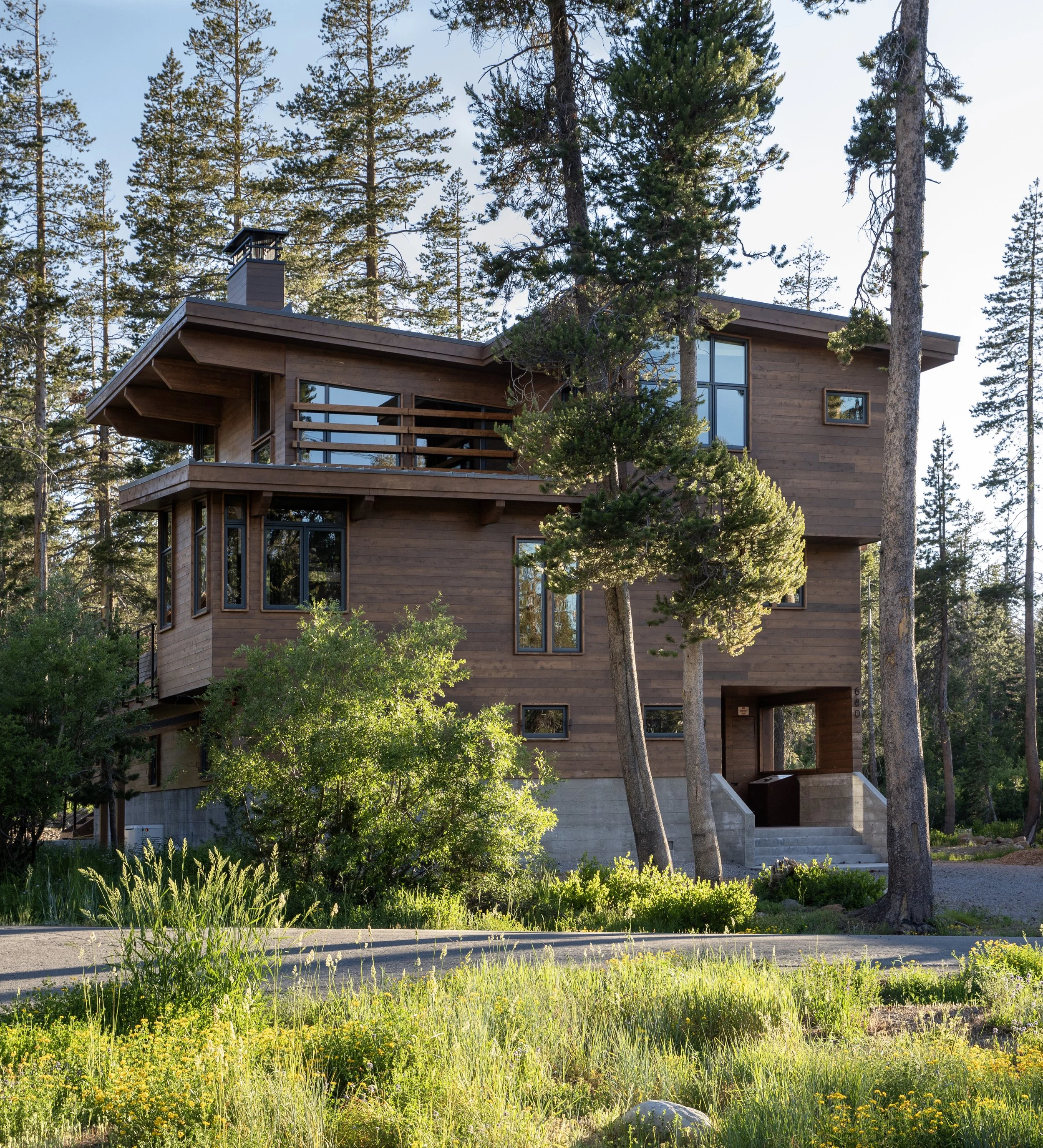 现代滑雪木屋丨Ann Lowengart Interiors-12