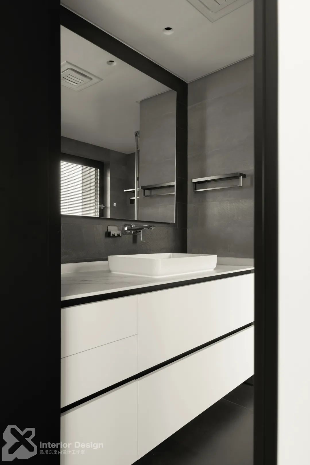 东阳 420㎡极简复式,黑白灰构建纯粹空间-70