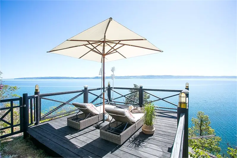 瑞典湖边百年老屋翻新，白色海洋风格度假屋-31