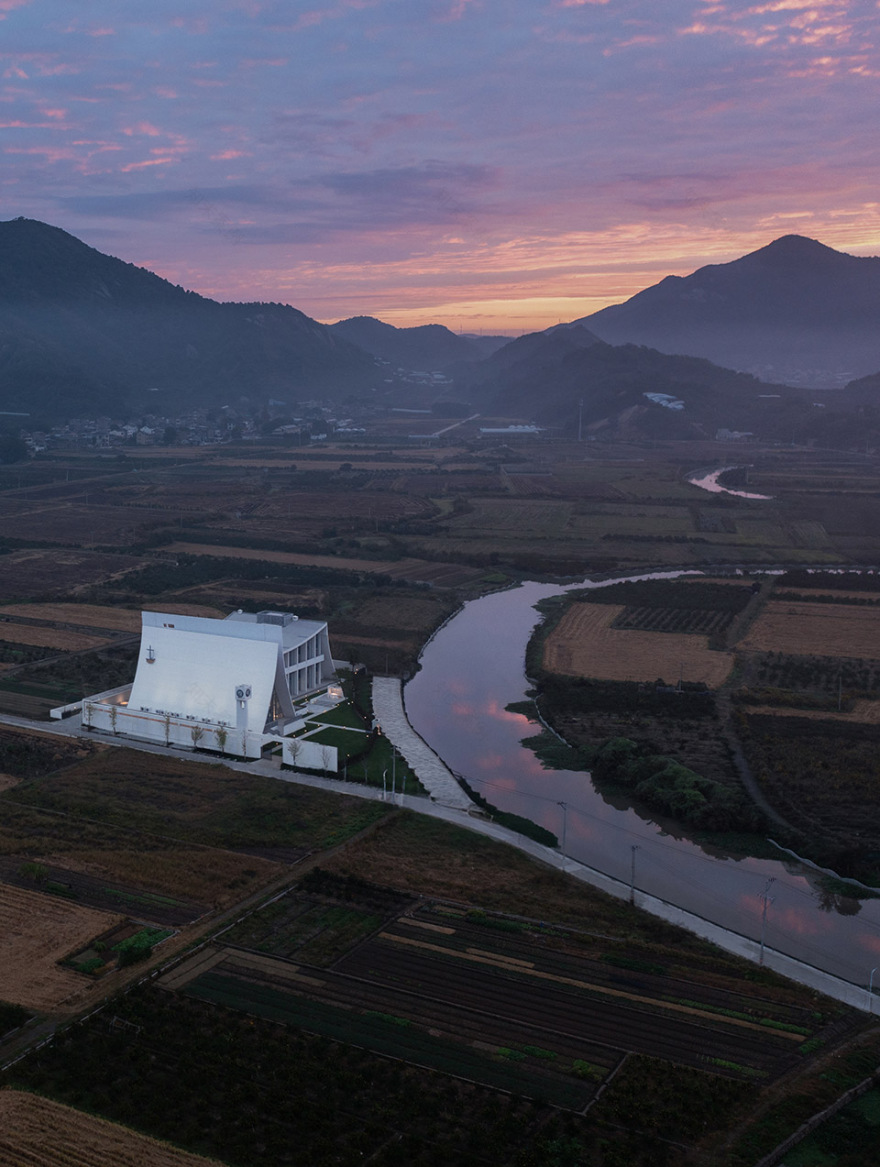 “田野之帆,心灵之舟”象山鹤浦天主教堂丨中国宁波丨中国美术学院风景建筑设计研究总院有限公司-9