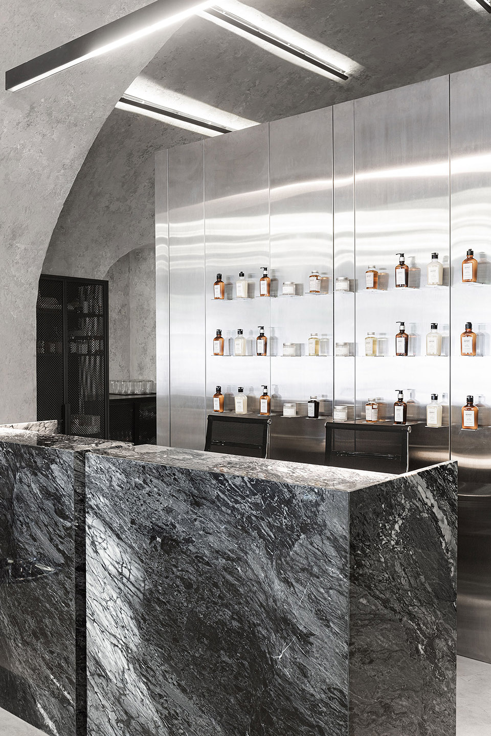 KULT纹身理发工作室，乌克兰 / Sivak+Partners-30