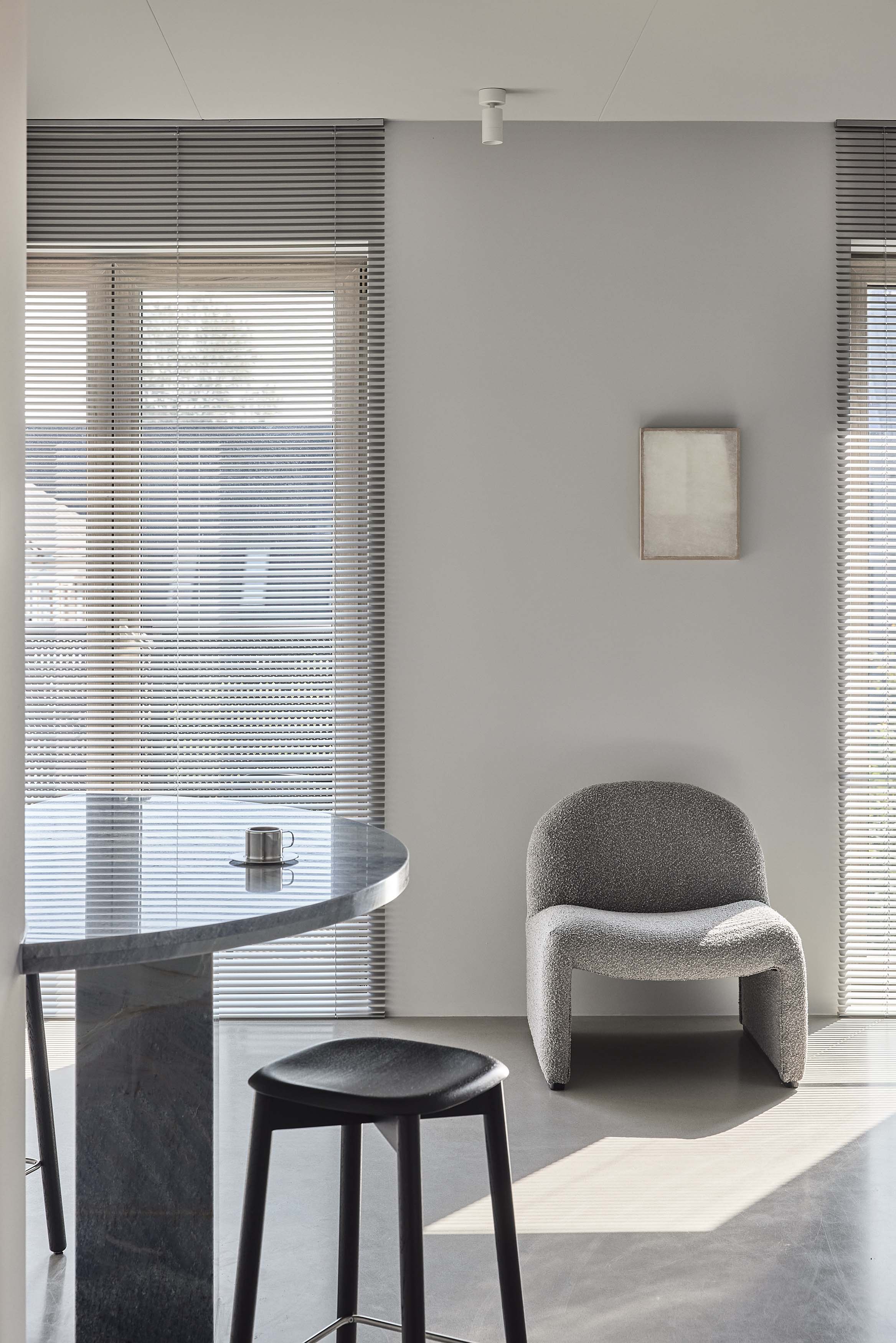 现代一字型公寓室内设计丨立陶宛丨October Design Studio-7