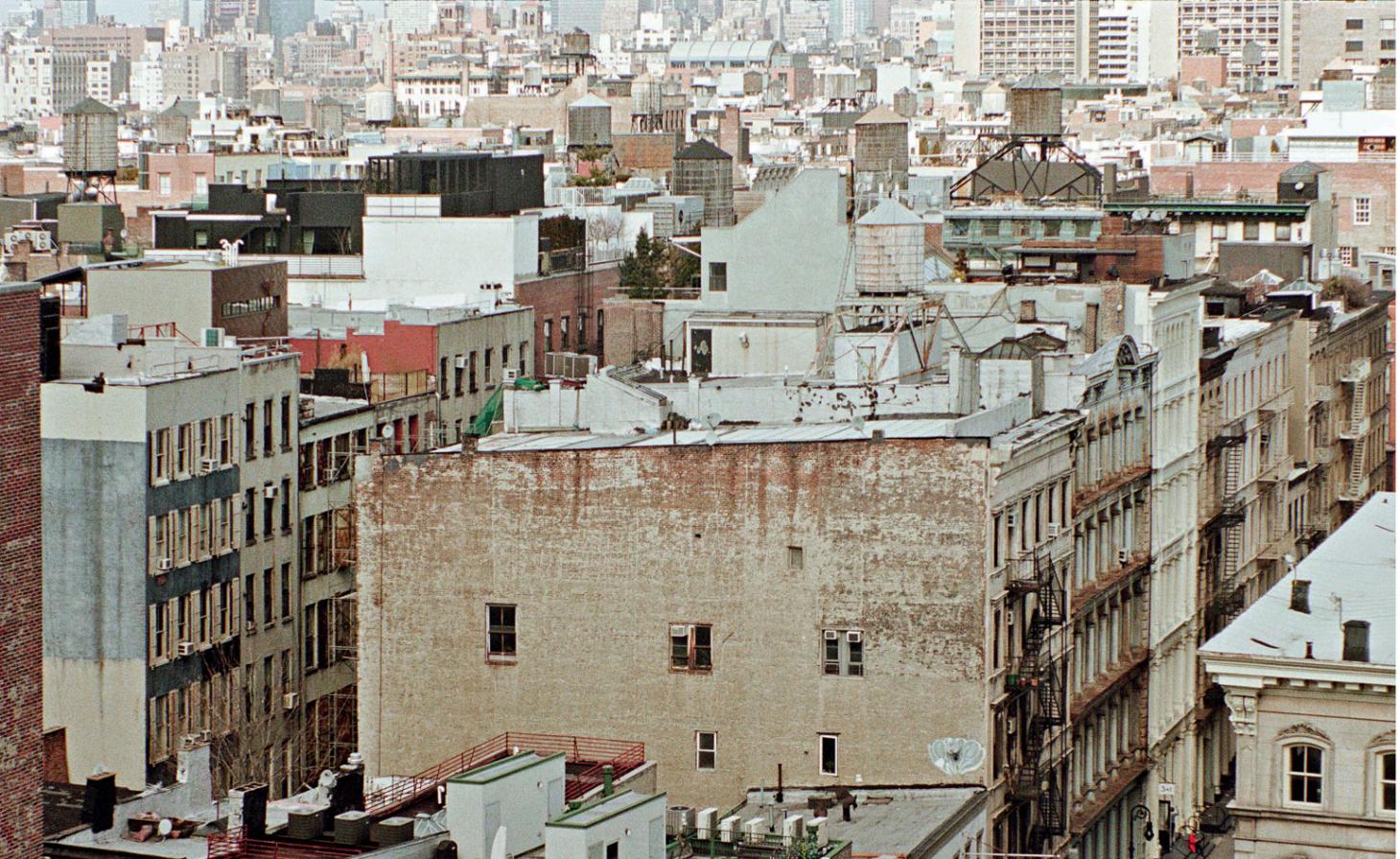 莫尔特尼化合物的“10 年 10 艺术家 10 作品”展览-12