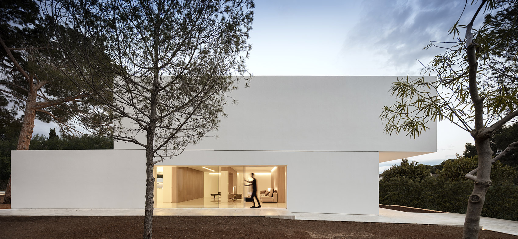 松树林之间的住宅,西班牙 / Fran Silvestre Arquitectos-17