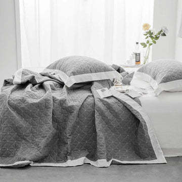 瑞典旧工厂现代公寓的钢制楼梯设计-17