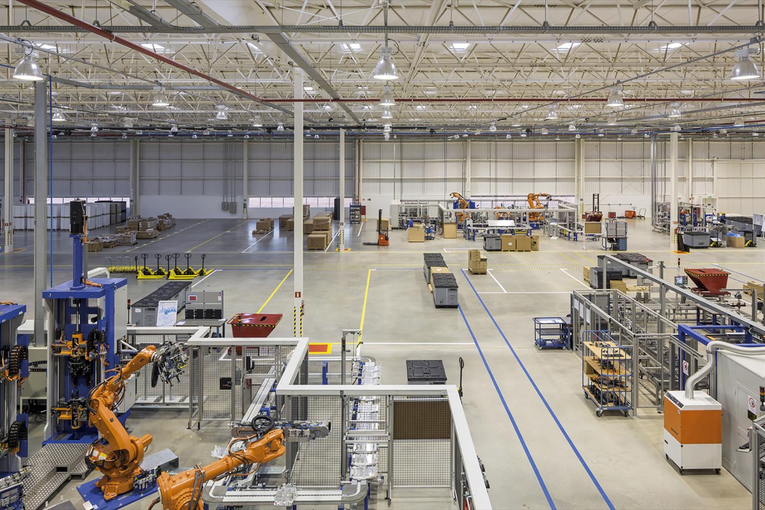 巴西 ThyssenKrupp Presta 工业园,LoebCapote 打造独特工业风格建筑-11