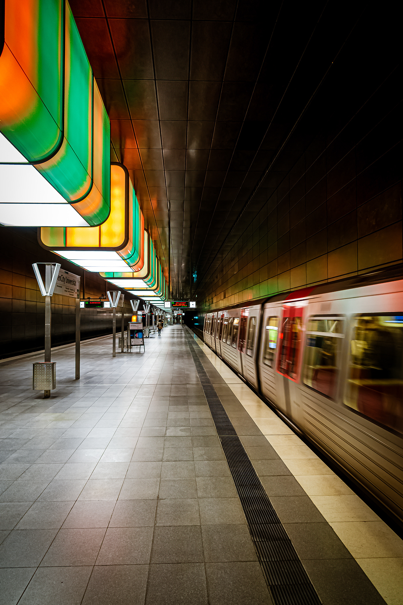 Hamburg U-Bahn Hafencity Universität-8