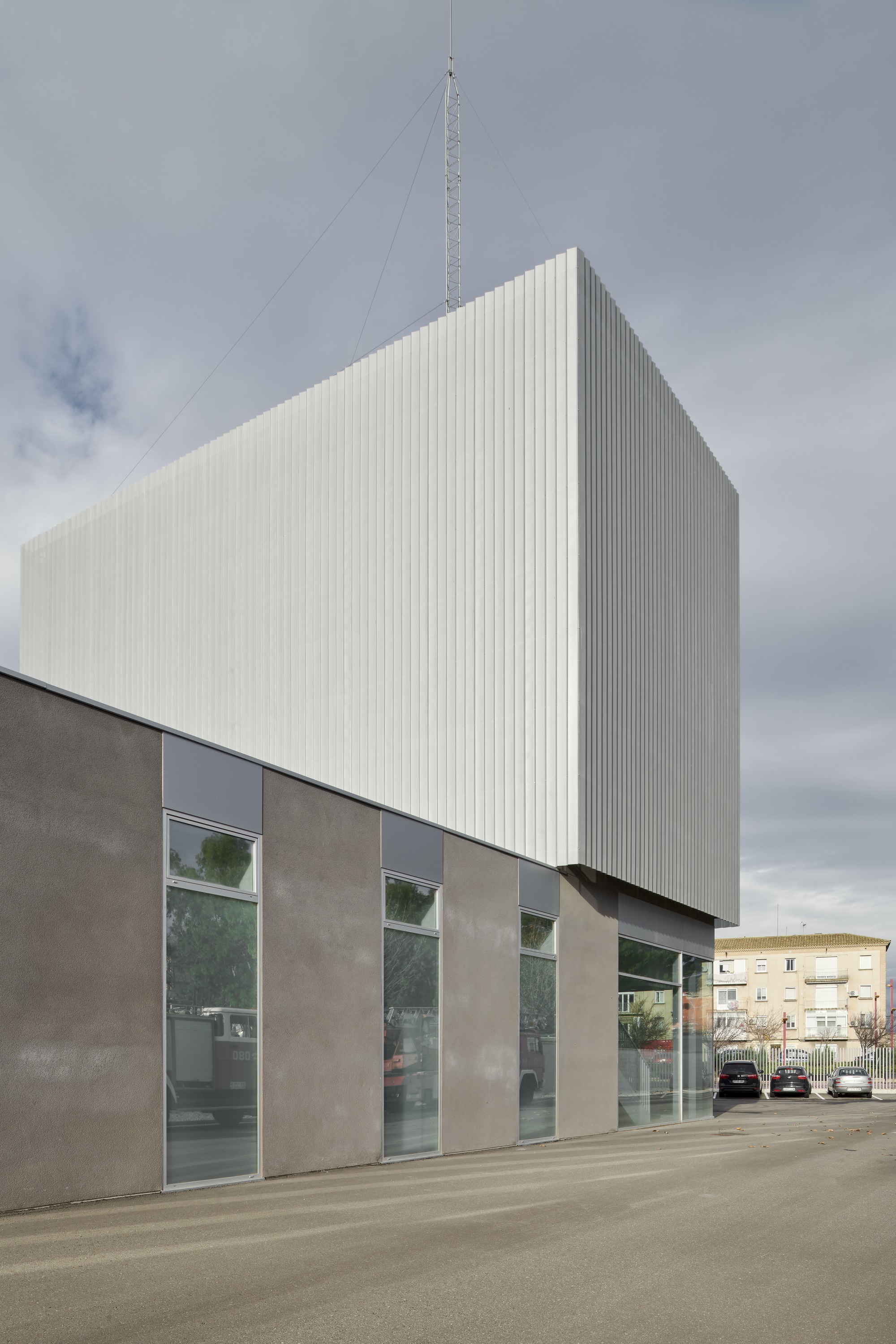 Fire Station No. 4 / IDOM-50