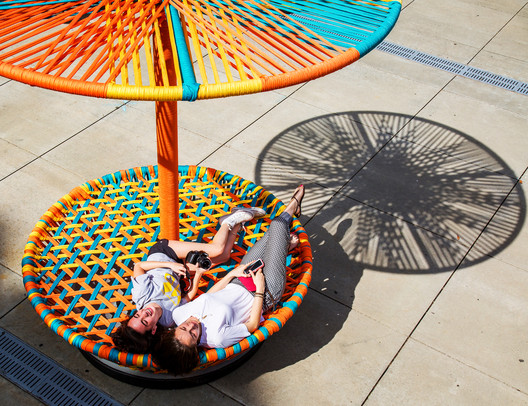 'Los Trompos'临时装置-27