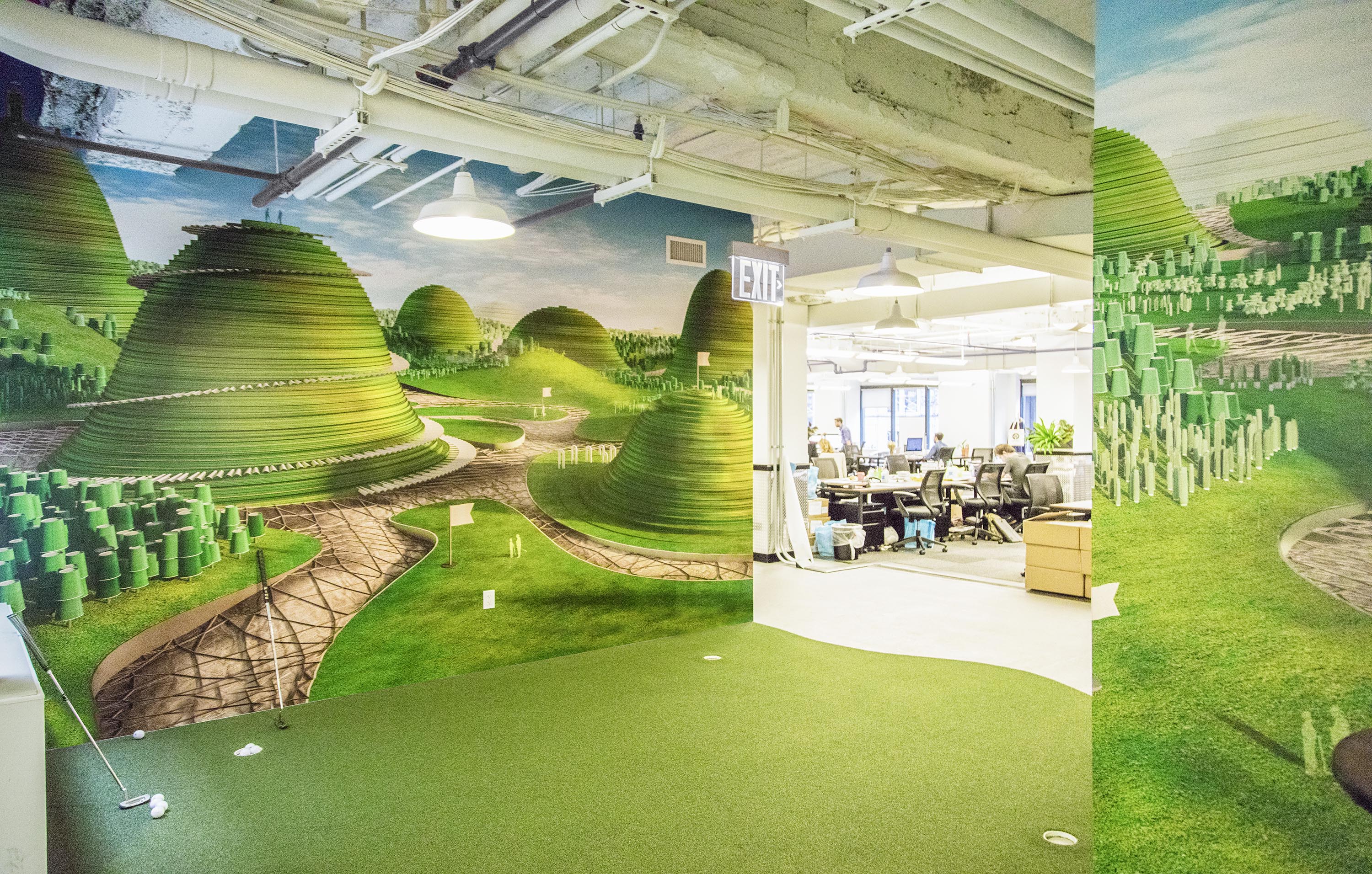 高尔夫景观；高尔夫场景

注：此词并非常见词汇，通常指和高尔夫相关的景观、场景等，结合语境可能会有更精准的表达若此答案不符合要求，请提供更多的语境信息 丨美国纽约-0