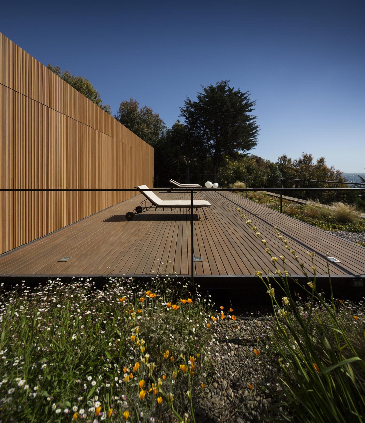 智利罗卡斯别墅 | 石头盒子中的宁静海景-40