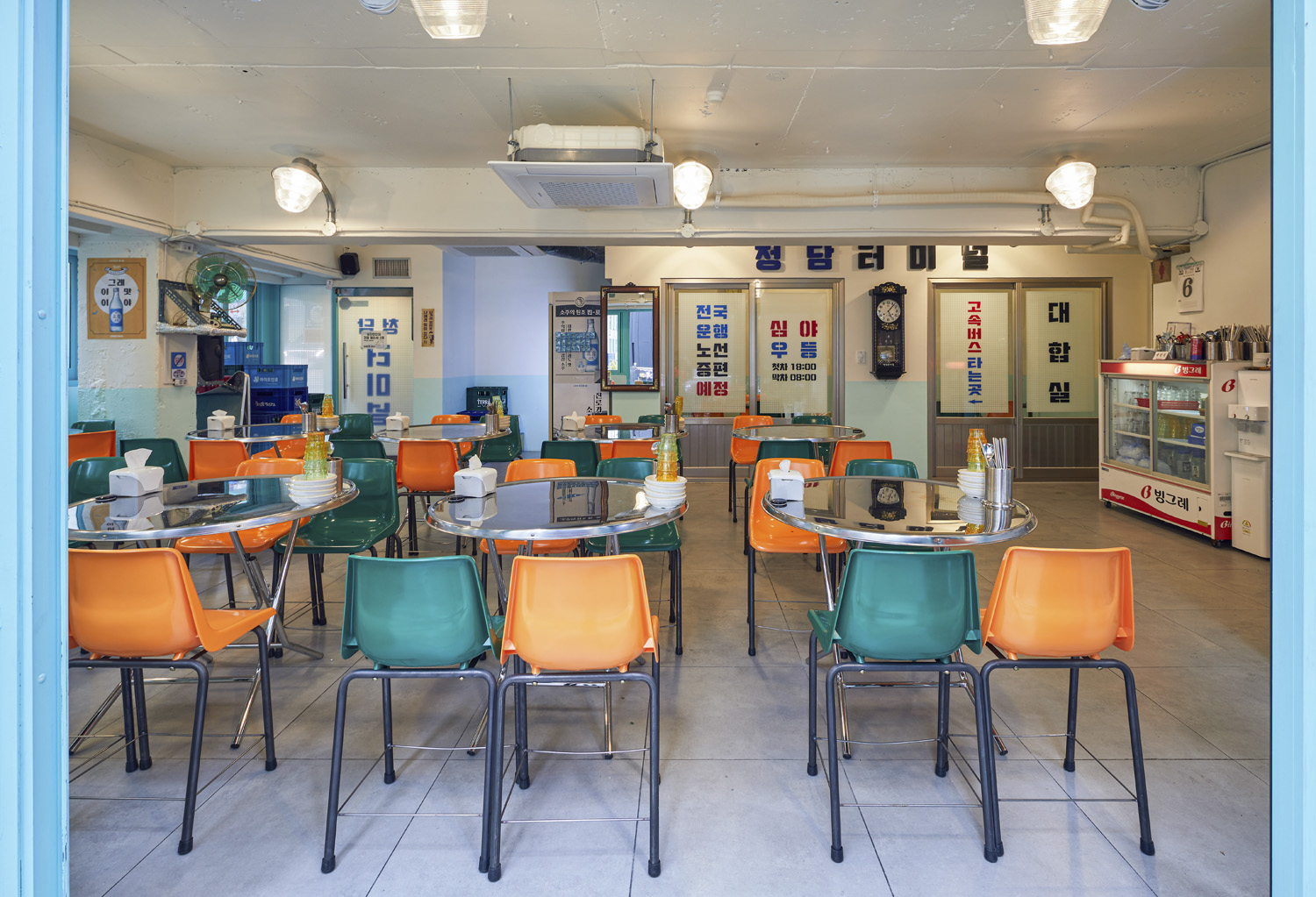 复古风情的 40 平小酒馆设计-10