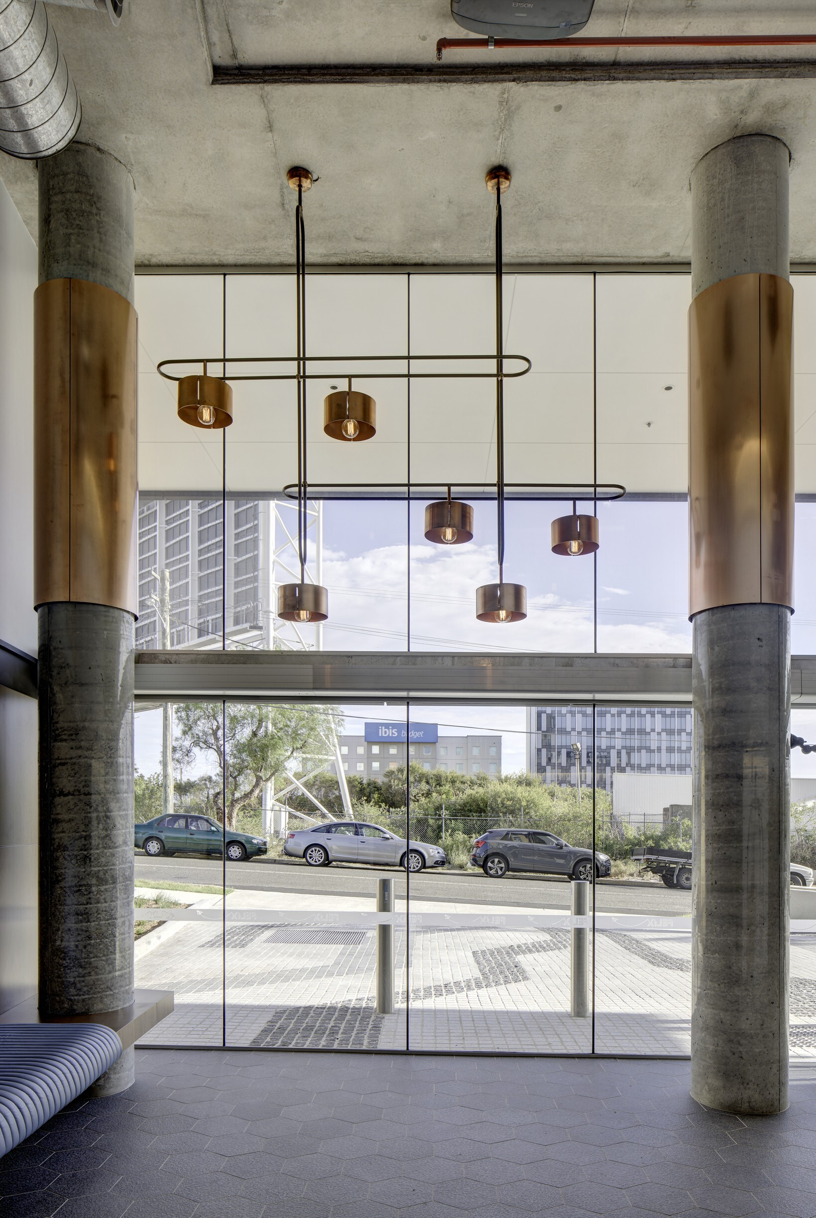 颠覆传统,澳大利亚“Felix 酒店”呈现 60 年代航空黄金时代-17