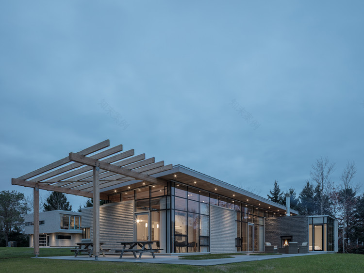 加拿大海洋景观中的生态宜居之家-2