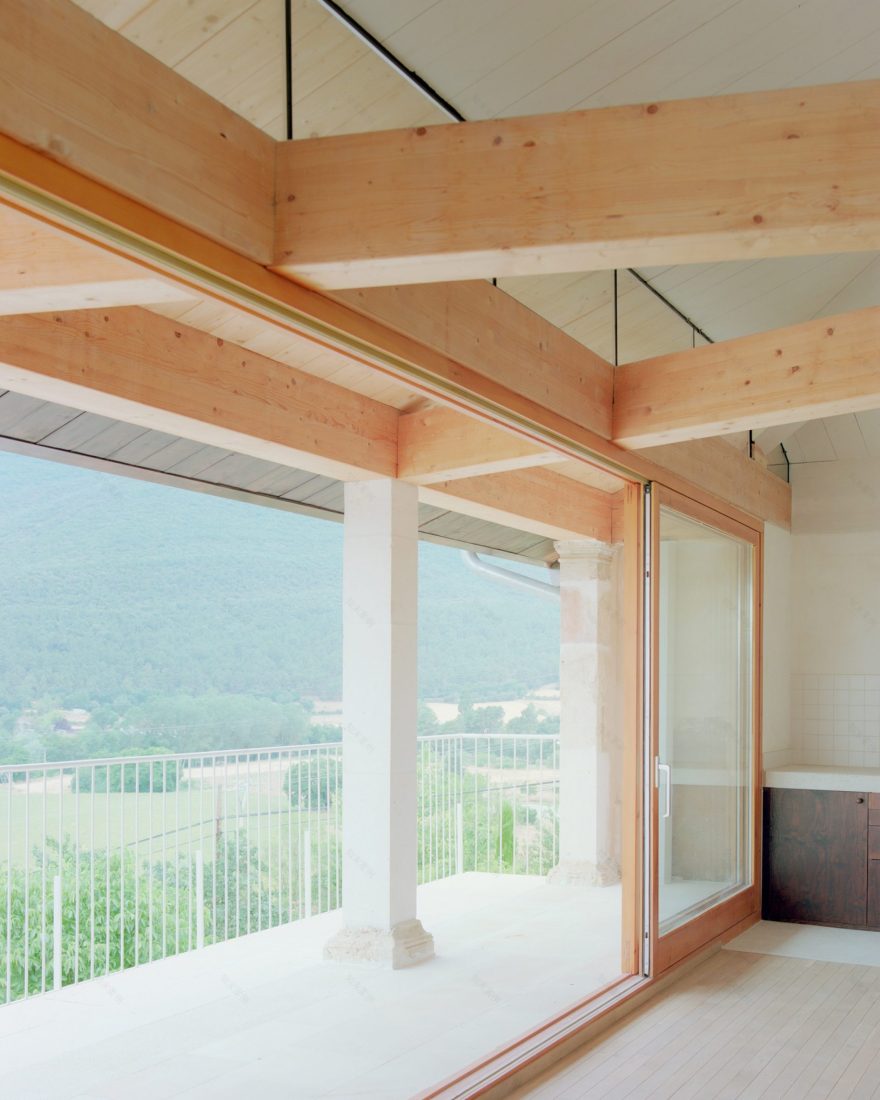 西班牙 16 世纪遗址改造的度假屋 | 古老与现代的完美结合-25