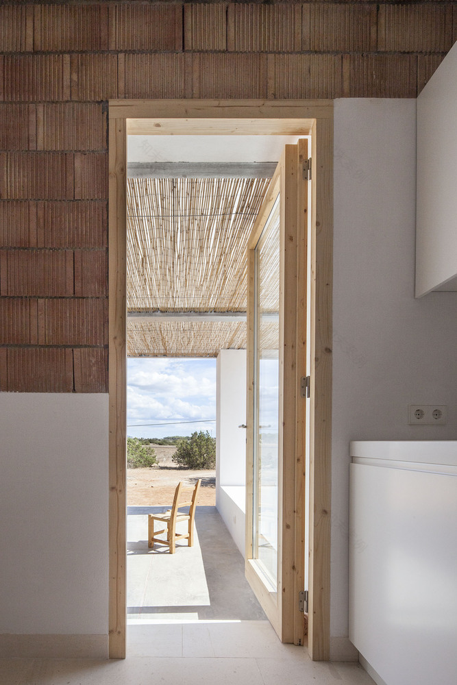 Small House on the Fabulous Island of Fomentera Designed by Marià Castelló-33