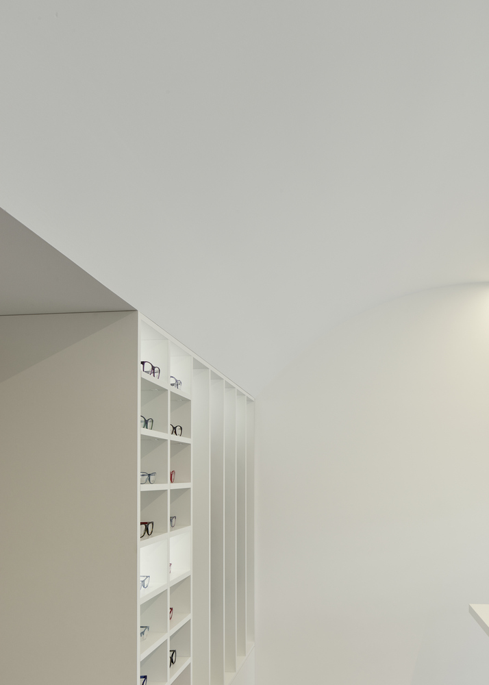 葡萄牙 Lena Optics 眼镜店,动感布局展现空间韵律-31