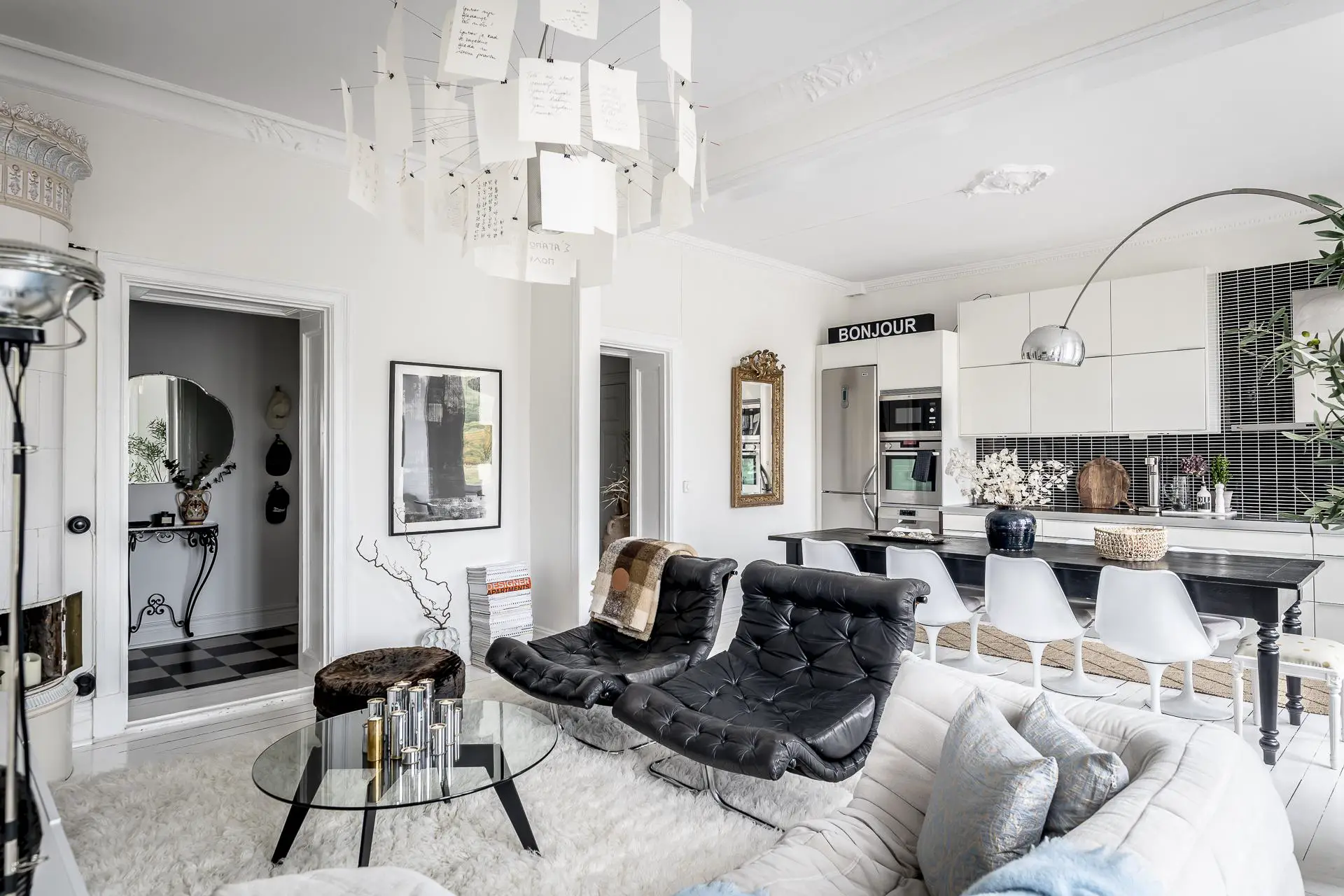 瑞典极简白色公寓,完美融合复古与现代元素-3