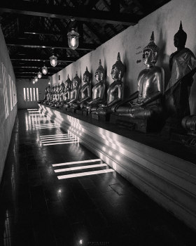泰国 Phitsanulok 市佛教雕塑公园
