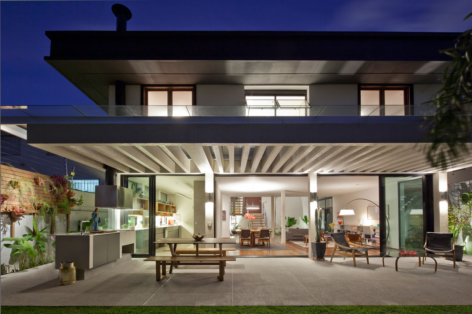 Magnificent Remodeling of a House from the 70s that has made this a Modern and Comfortable Home-30