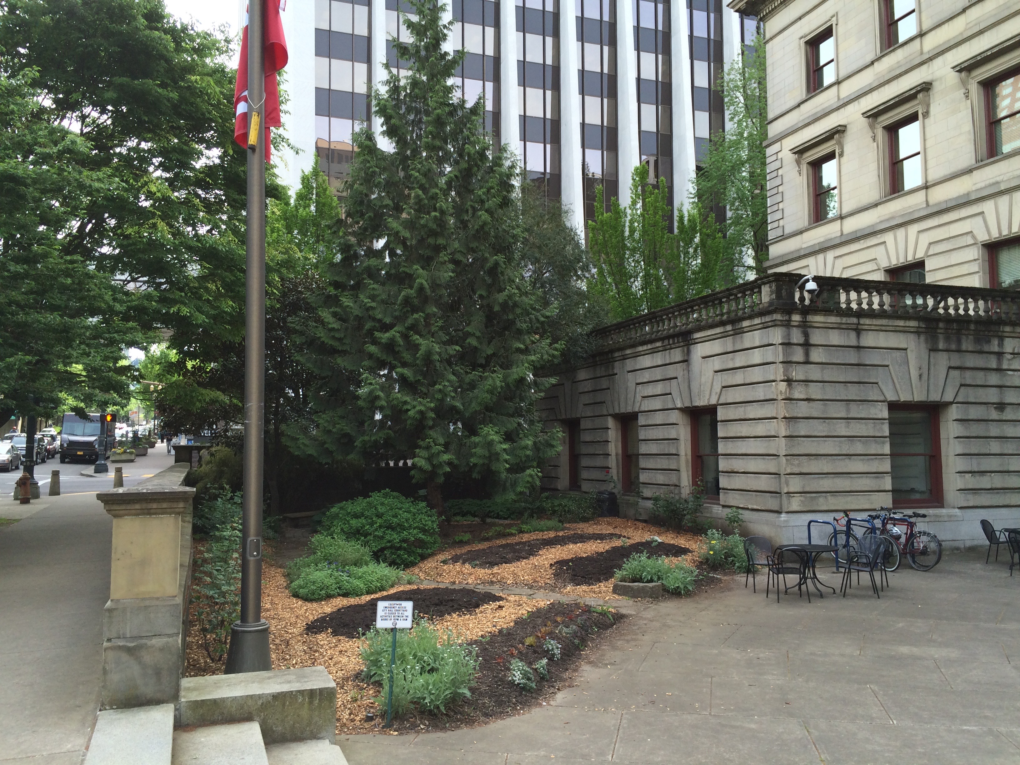 波特兰市政厅周边花园景观项目丨美国波特兰-44