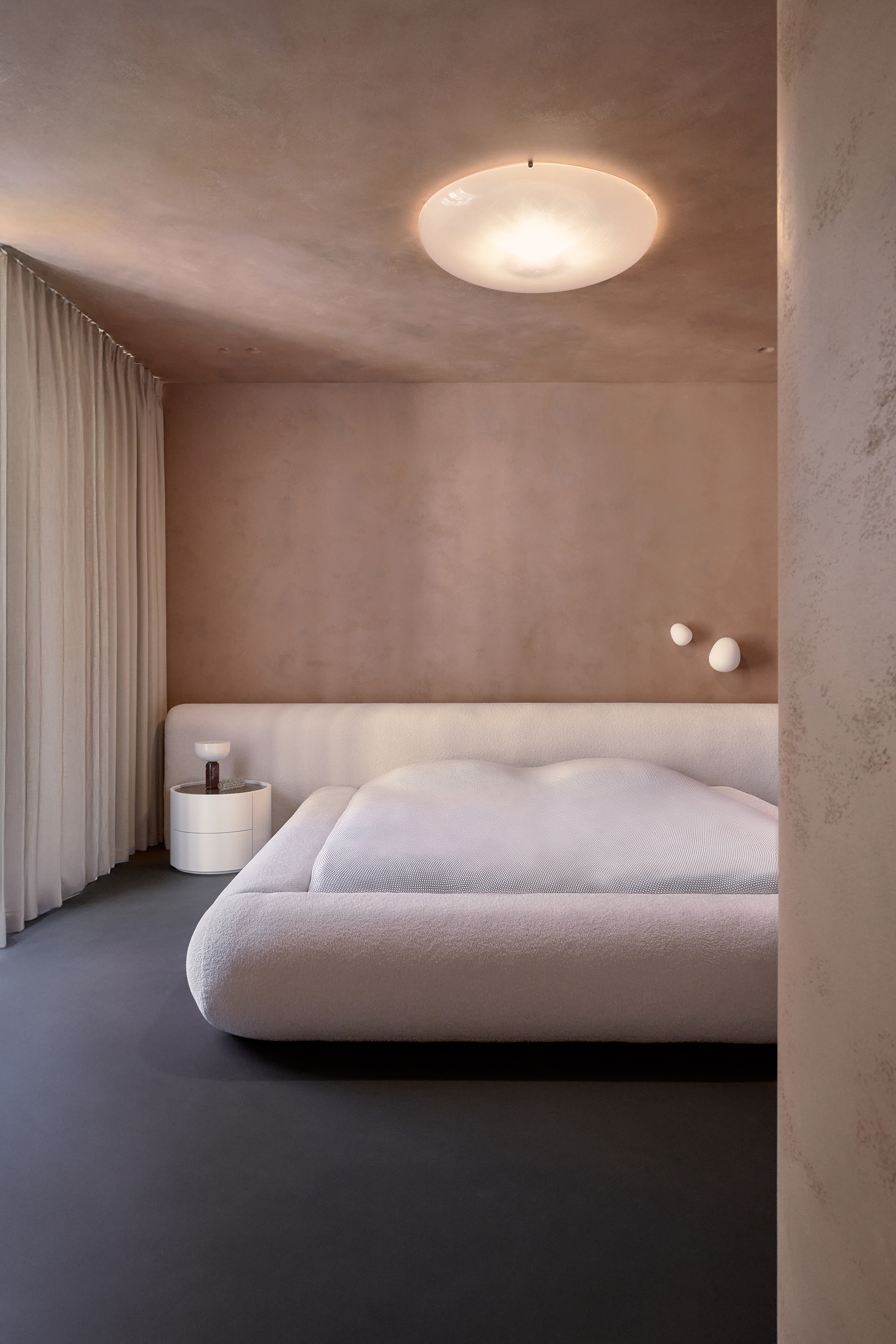 阿克罗波利斯1 2

注：Akropol常见音译为阿克罗波利斯，但由于不清楚这里 Akropol 1 2 的具体语境，仅按常见音译处理 丨乌克兰敖德萨-30