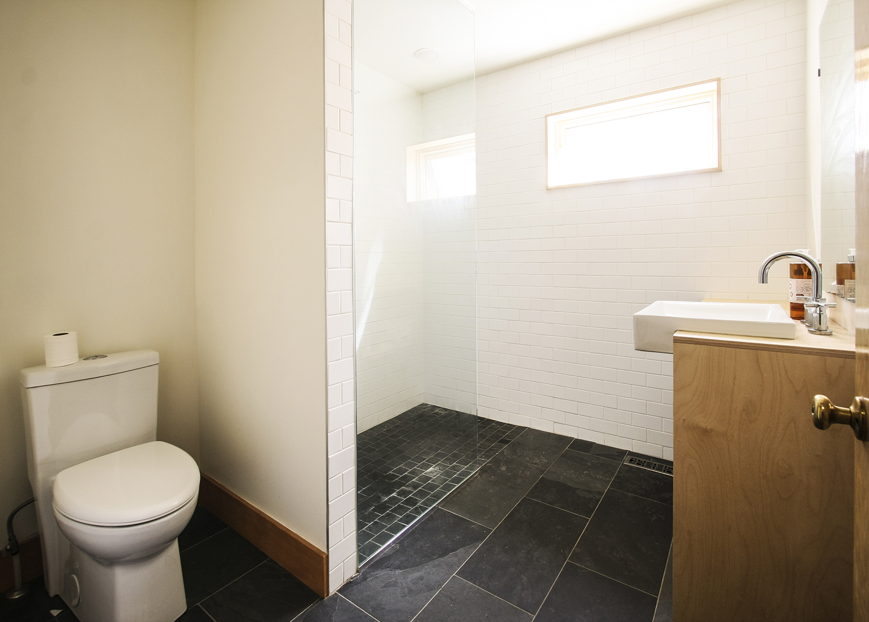 Home Away住宅，加拿大 / Studio North-41